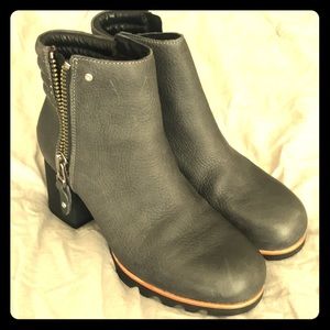 Sorel waterproof black leather boots.